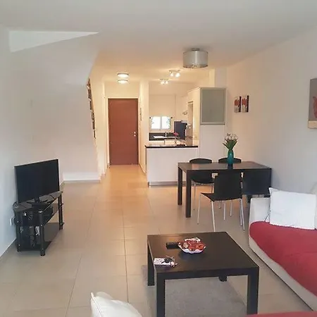 Elysia Park Townhouse 26